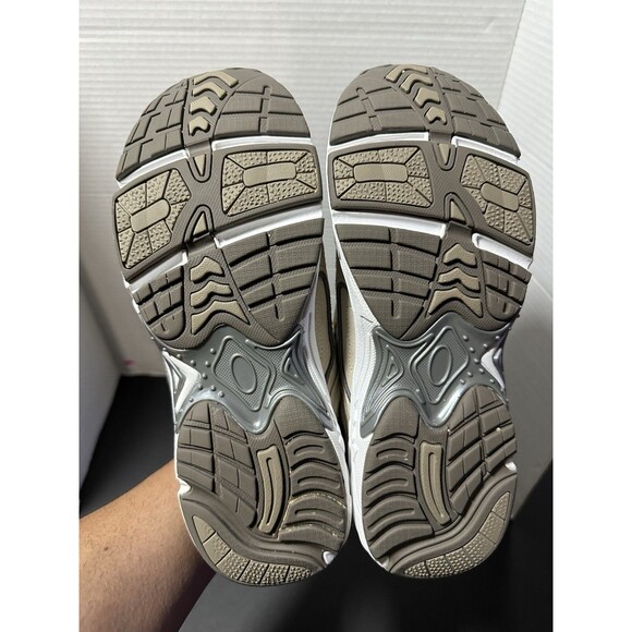 Vionic Tabi Women's Hook & Loop Walking Shoes, Cream Suede Size 8.5 - Picture 11 of 11